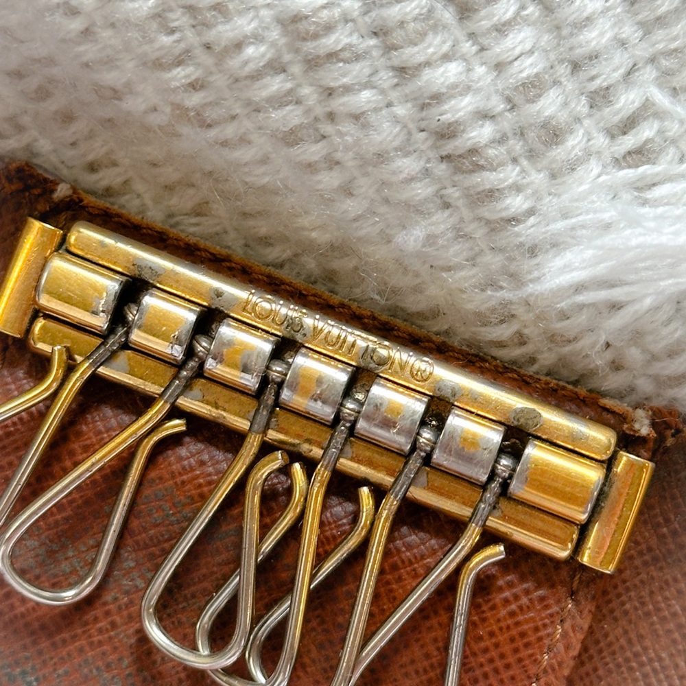 🍒✨Louis Vuitton Brown Key Holder✨🍒 - Picture 4 of 10